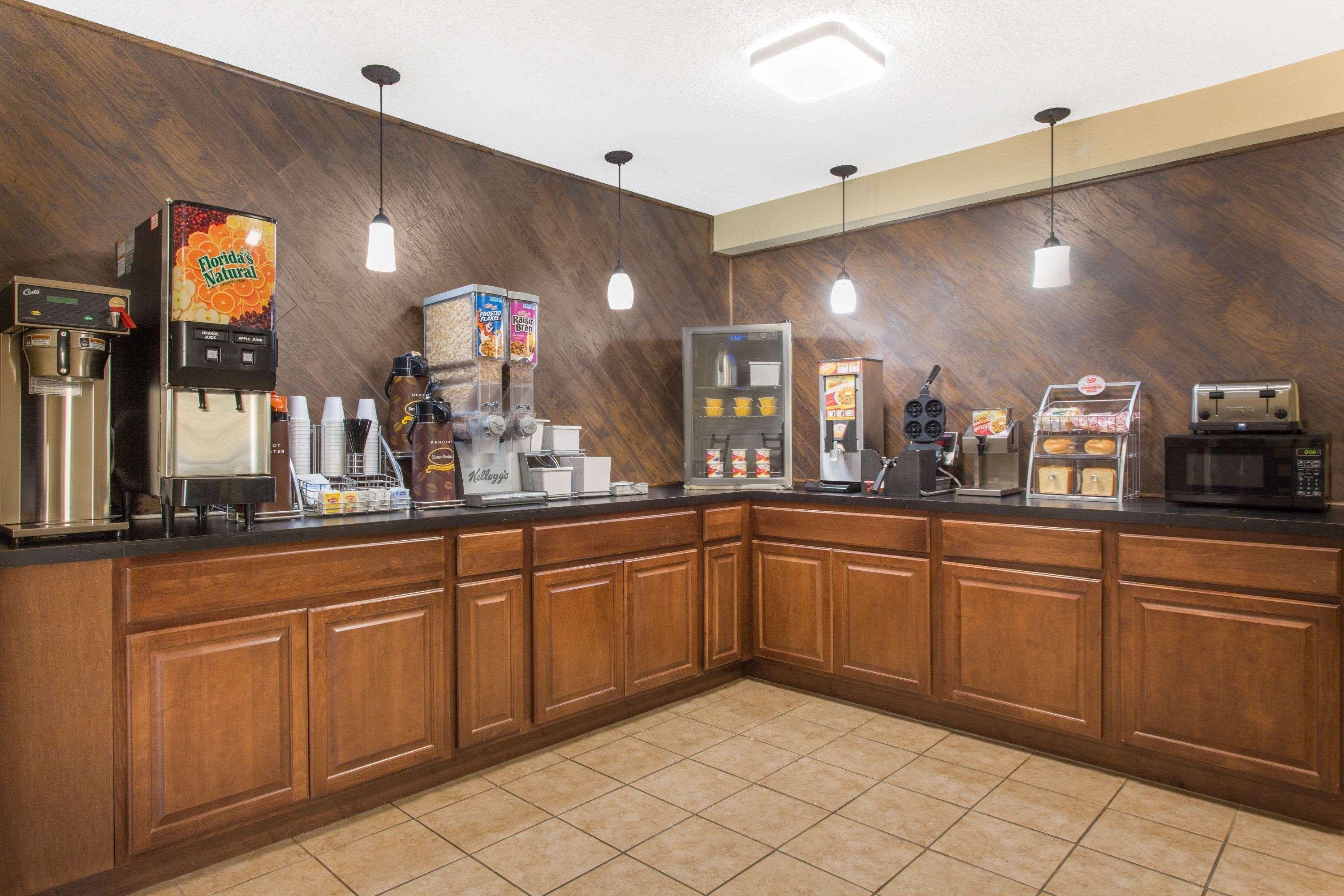 Super 8 By Wyndham Columbus Airport Hotell Eksteriør bilde